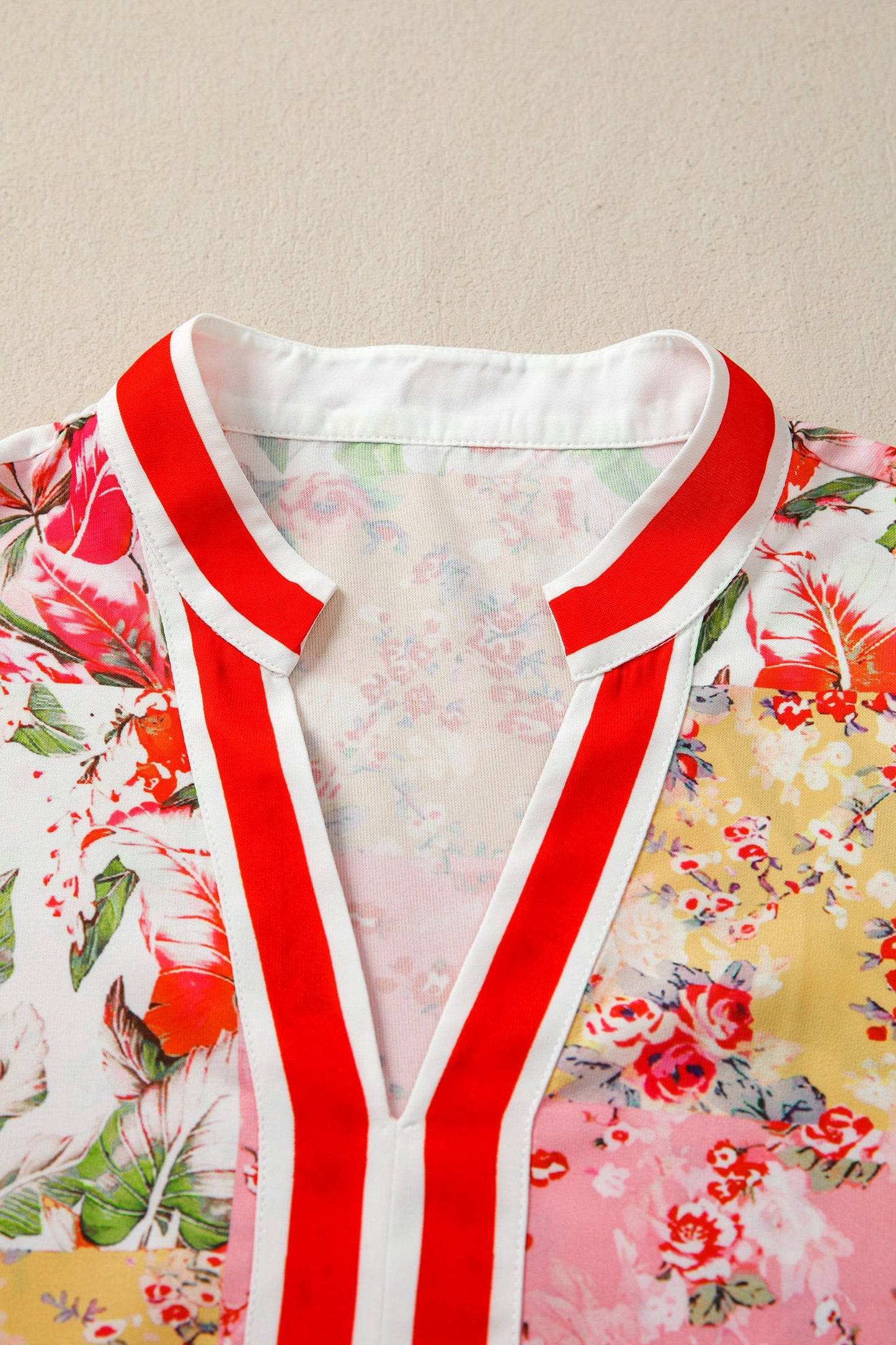 Floral Contrast Collared V-Neck Short Sleeve Blouse